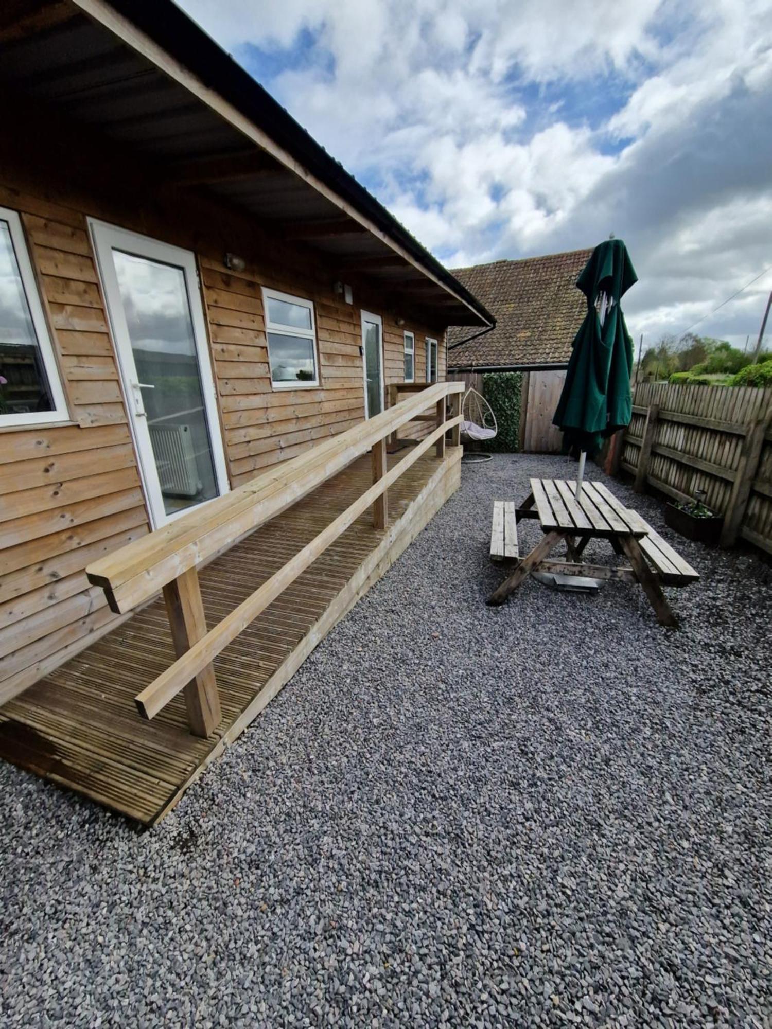 Featheredge Corner Lodge Wells Exterior photo